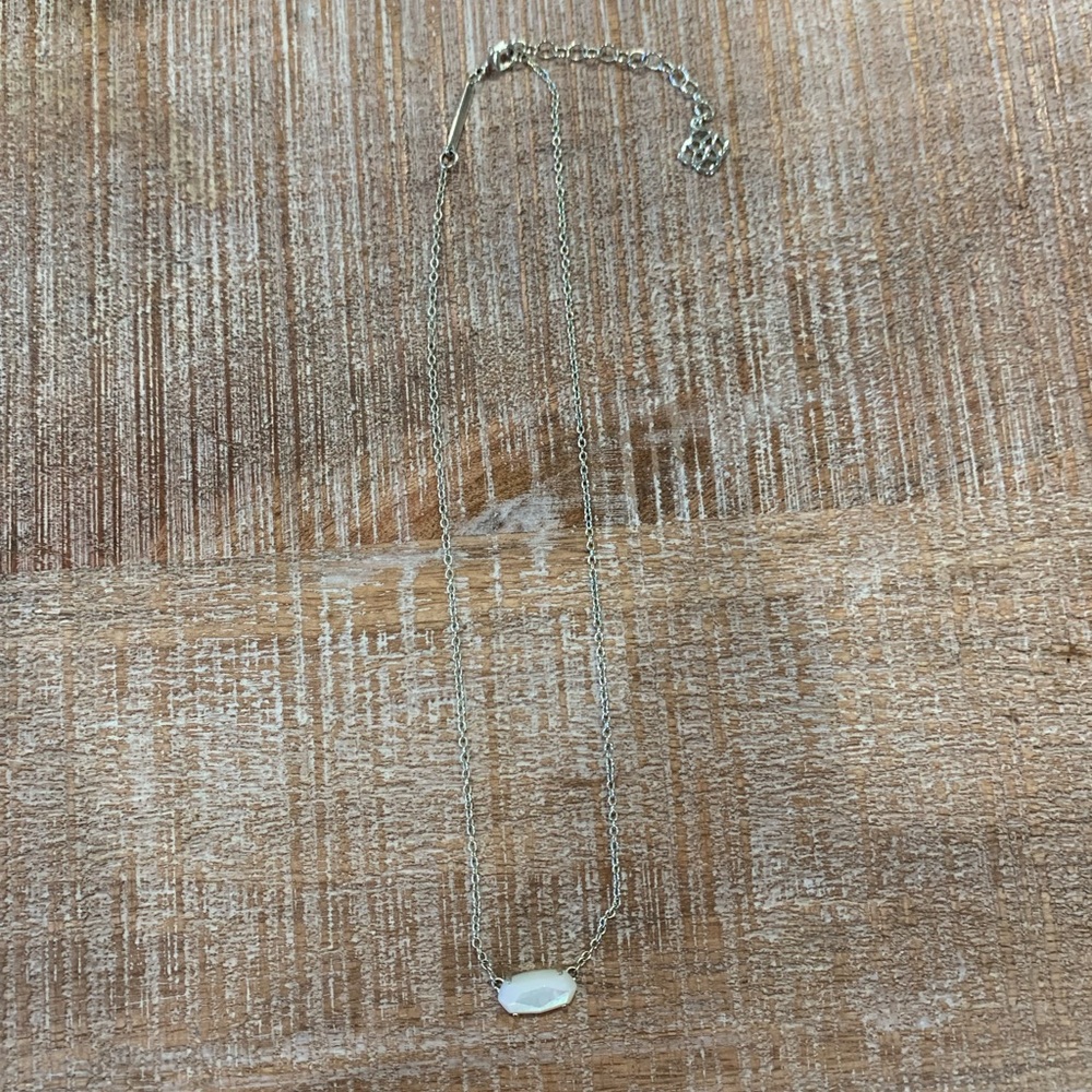 Kendra Scott necklace
